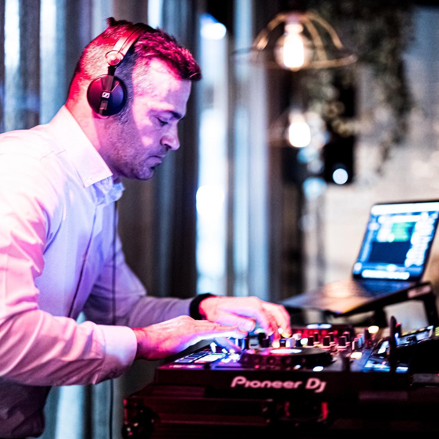 Dj